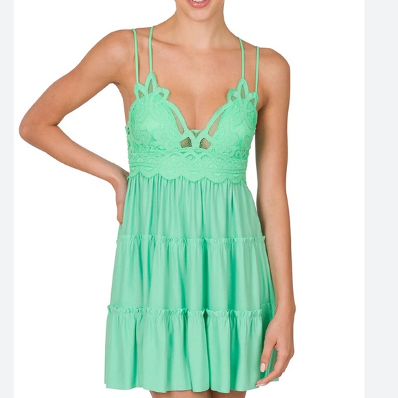 Zenana Outfitters Dresses & Skirts - Zenana Crochet Lace Ruffle Cami Mini Adjustable Dress Size Extra Large Green